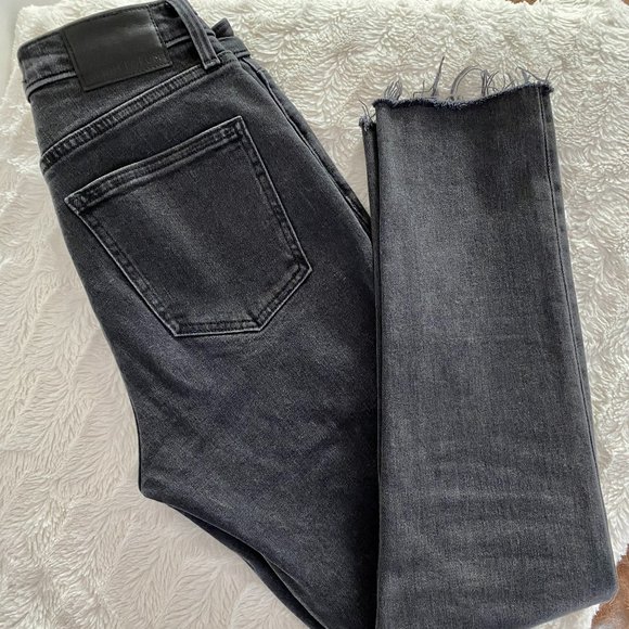 Aritzia Denim Forum Size 27 Jeans high waisted cropped slim jeans - Picture 1 of 5
